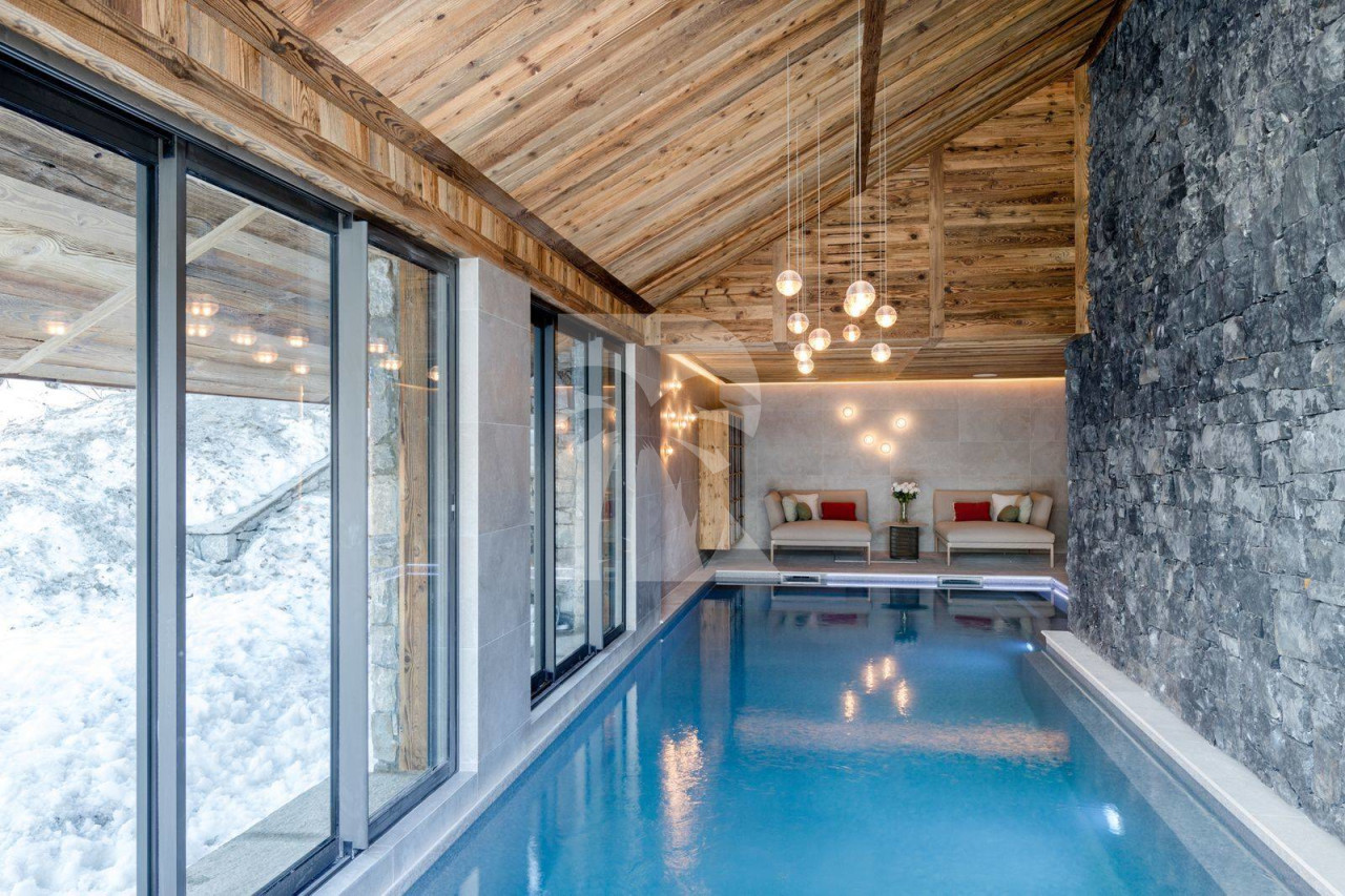 villa in Méribel : Rent this 6 bedroom chalet in a quiet area in Mussilon - Photo 1