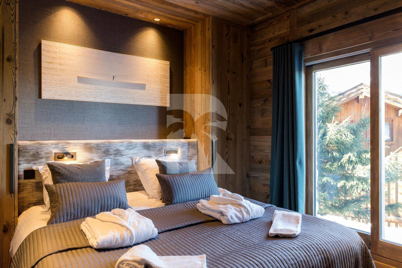 villa in Méribel : Rent this 6 bedroom chalet in a quiet area in Mussilon - Photo 3