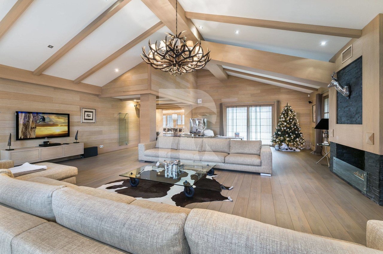 villa in Courchevel : Rent this Ski in/ ski out Chalet in Courchevel 1650 - Photo 7