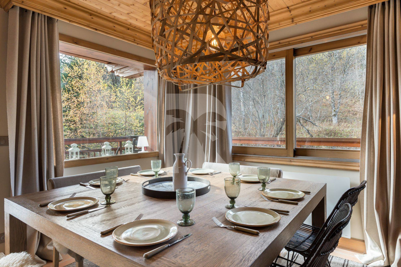 villa in Méribel : Rent this renovated chalet with a perfect location in Méribel station. - Photo 8