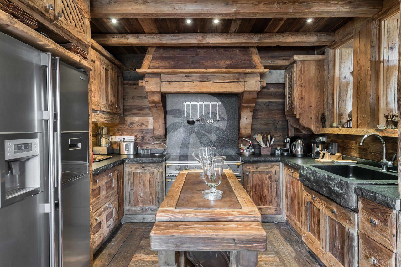 villa in Méribel : Rent this authentic chalet in Méribel Village with a lovely spa - Photo 7