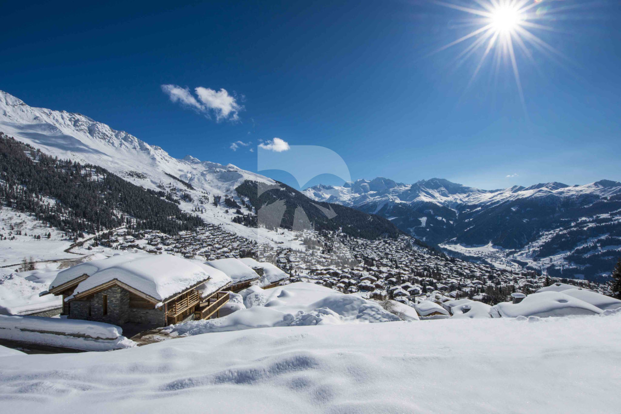 villa in Verbier : Rent estate comprised of 2 luxury chalets in Verbier with spa as well as a chalet for staff - Photo 0