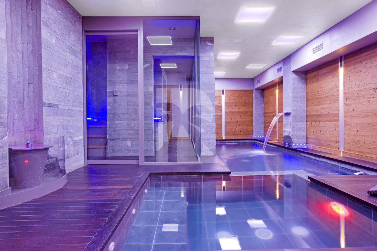 villa in Courchevel : Rent a Ski in / ski out Chalet on Pralong slopes. - Photo 3