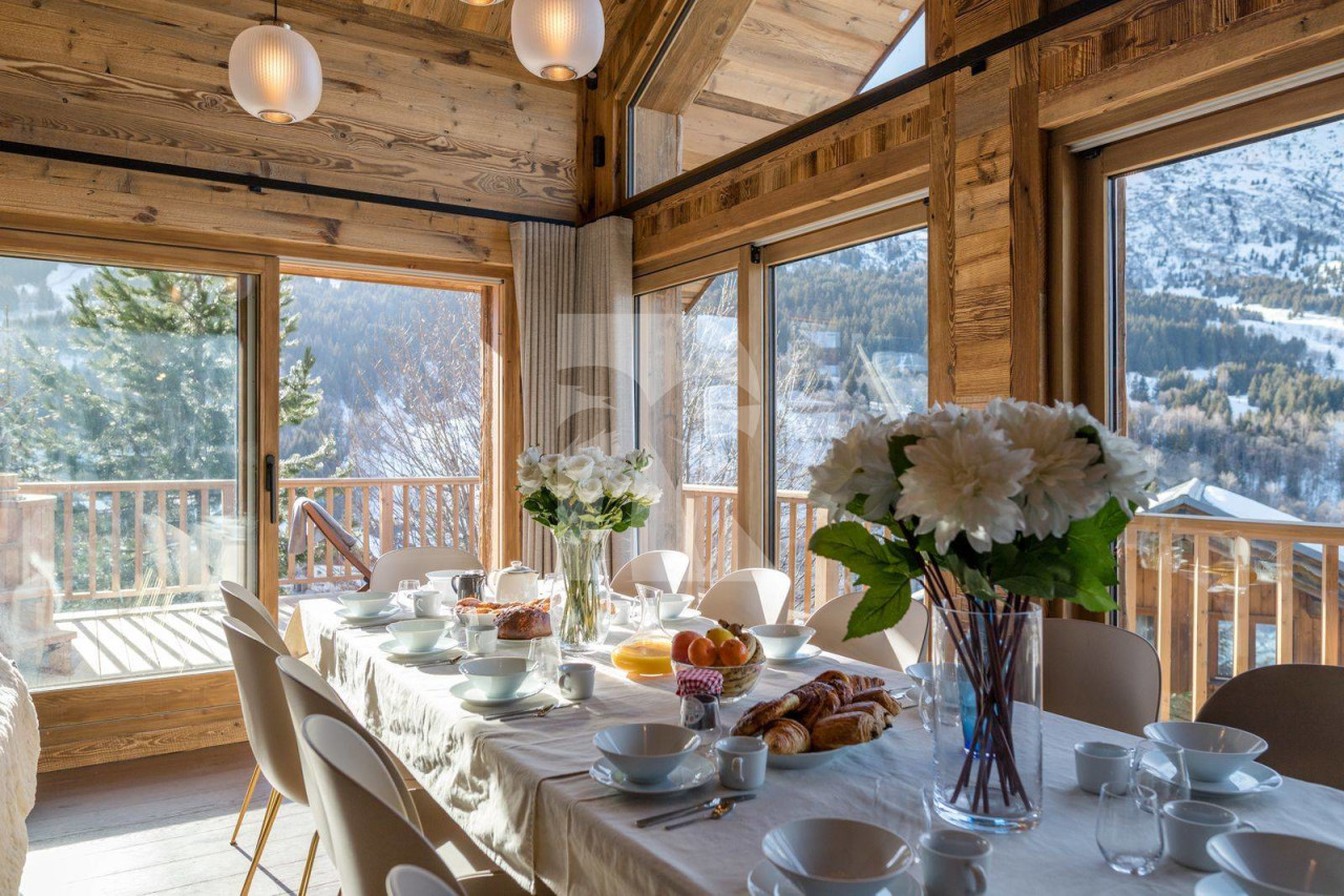 villa in Méribel : Rent this 6 bedroom chalet in a quiet area in Mussilon - Photo 8