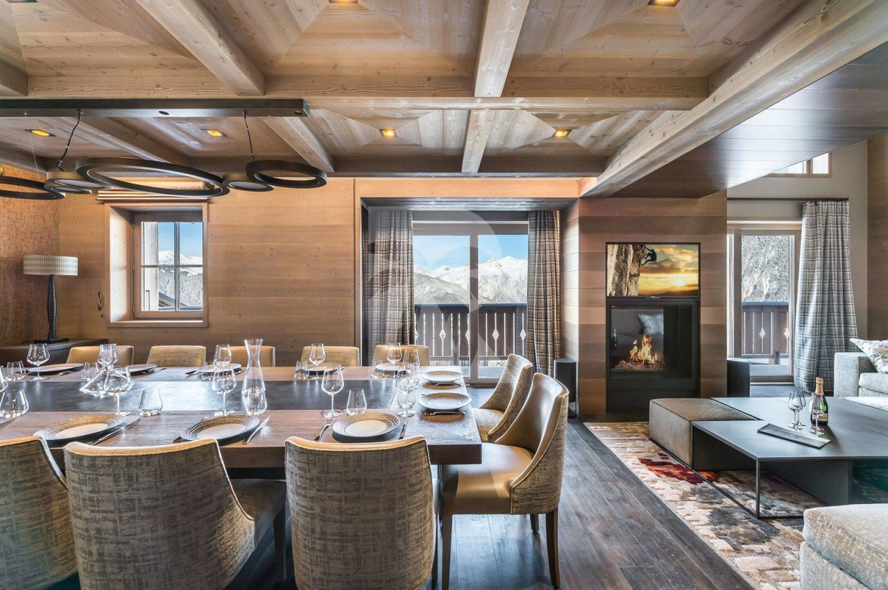 villa in Courchevel : Rent a brand new chalet of 900 sqm located in Courchevel 1850 - Photo 2