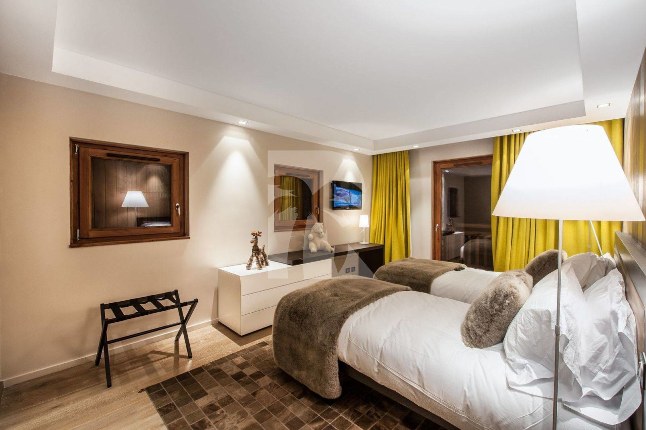 villa in Courchevel : Rent this 5 bedrooms chalet in Courchevel 1650 - Photo 12