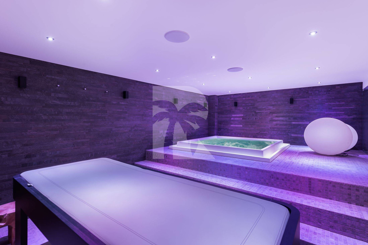 villa in Val d'Isere : Rent this chalet in Le Fornet, 200 m from the slopes. - Photo 7