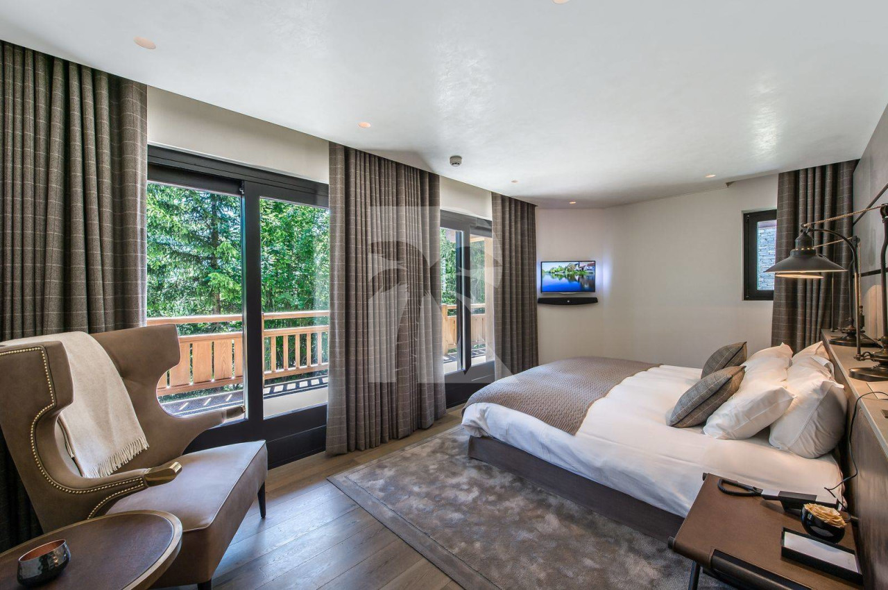 villa in Courchevel : Rent this 8 bedrooms luxury chalet in Nogentil Courchevel 1850 - Photo 11
