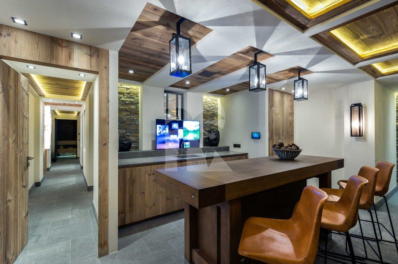 villa in Courchevel : Rent a Wonderful chalet in the most prestigious area of Courchevel. - Photo 8