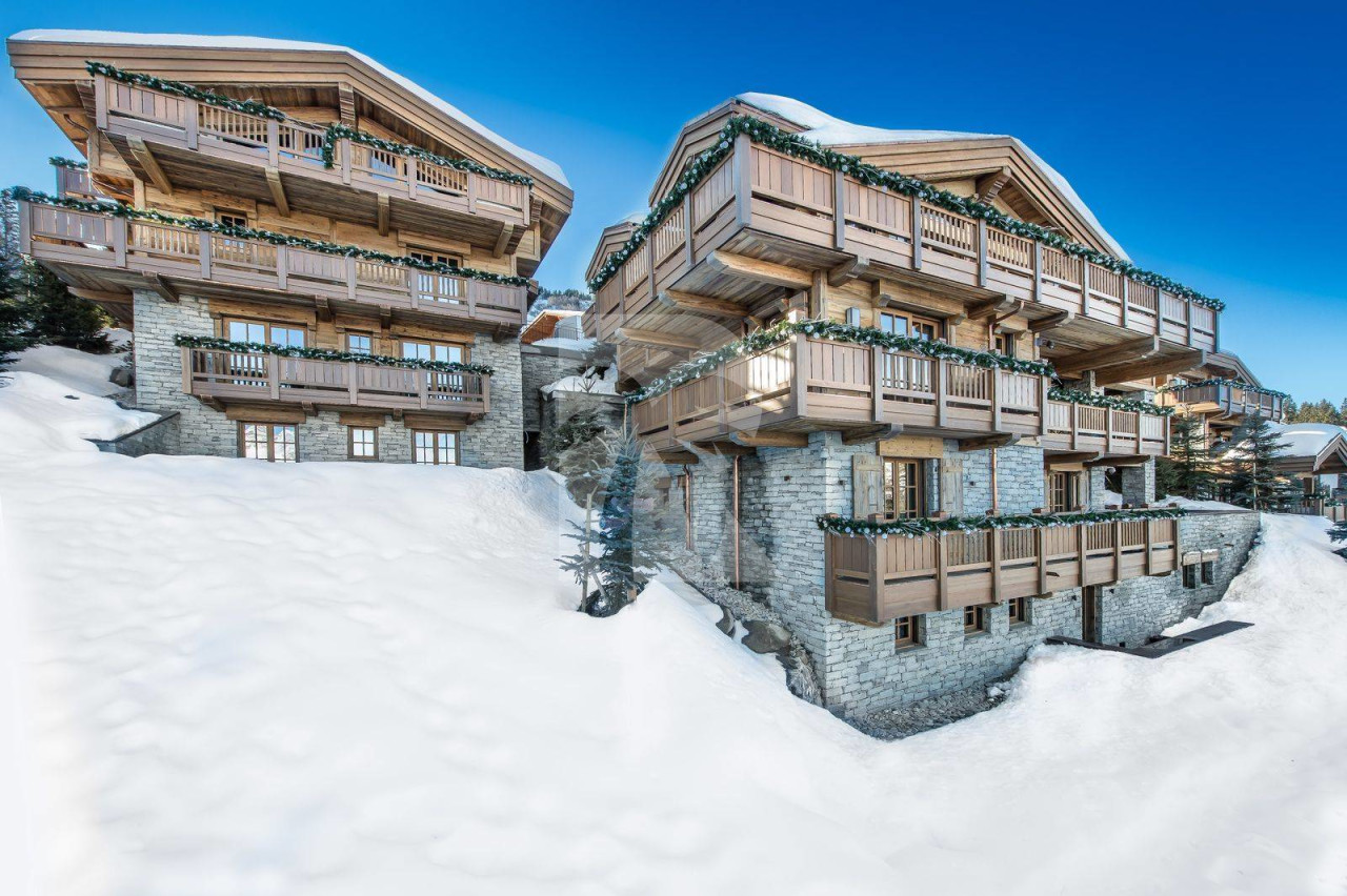 villa in Courchevel : Rent a Wonderful chalet in the most prestigious area of Courchevel. - Photo 2
