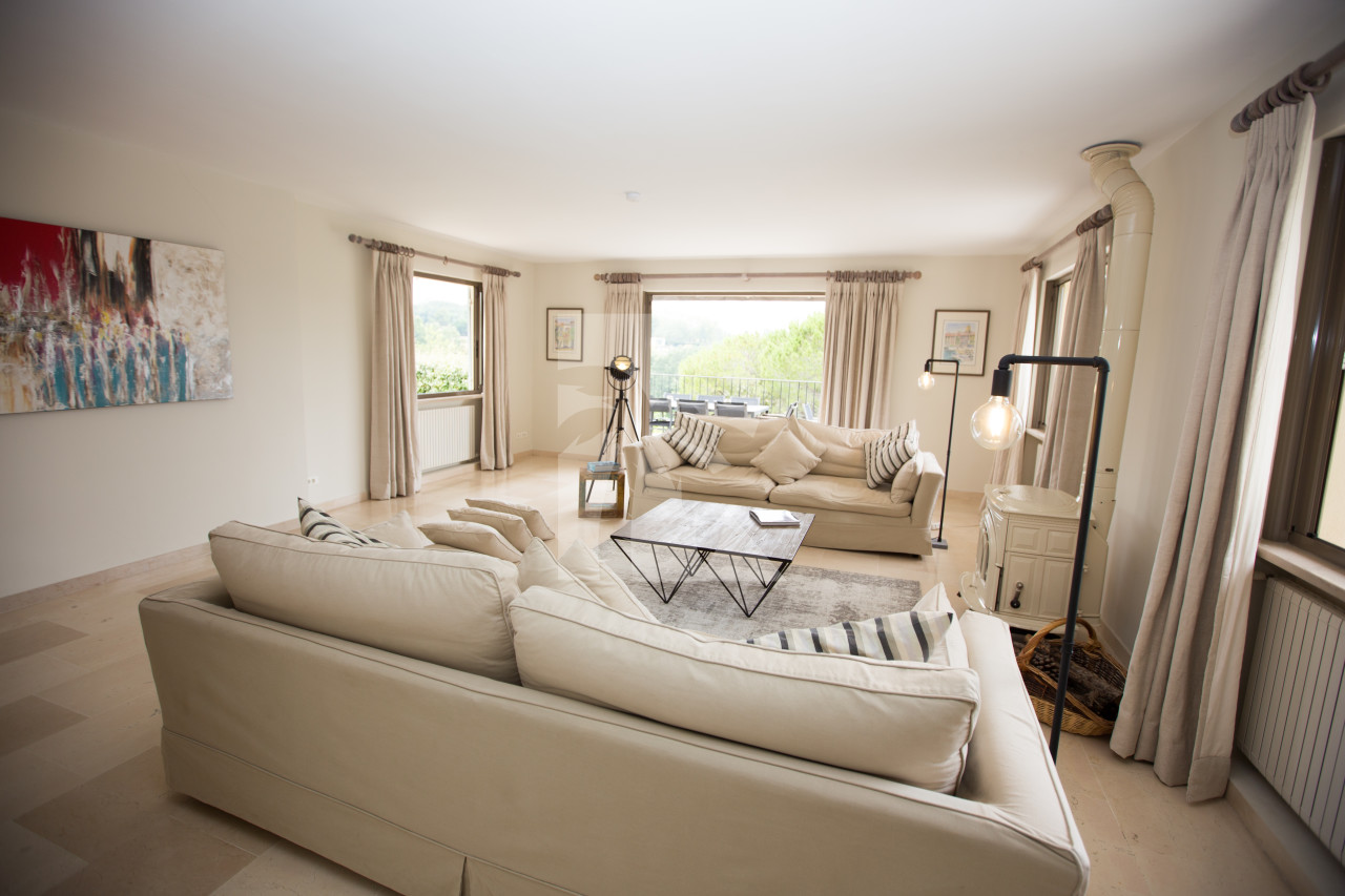 villa in Valbonne : Rent a Large Villa with Pool and View close to Valbonne Village - Photo 5