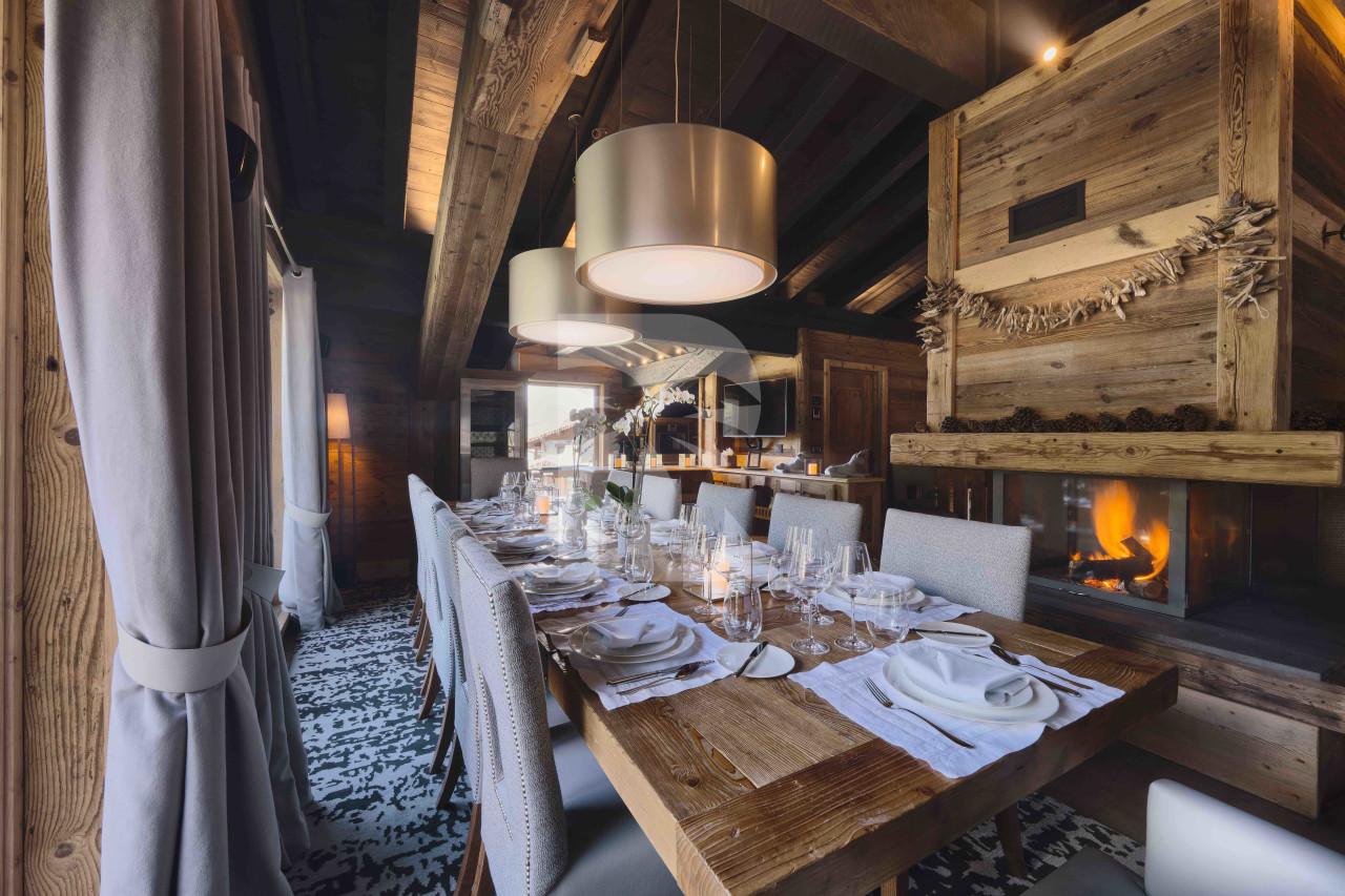 villa in Courchevel : Rent a luxury Chalet in Courchevel 1850, Ski in / Ski out, 7 bedrooms, indoor Swimming pool - Photo 2