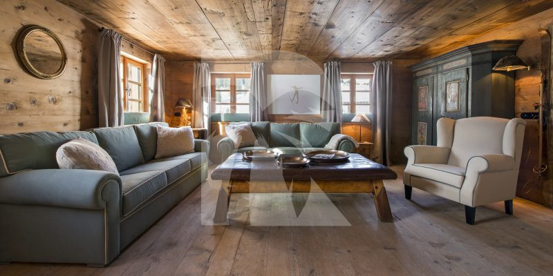 villa in Lech : Rent enchanting chalet with spa, sine cellar and cinema room in Lech, Austria - Photo 2