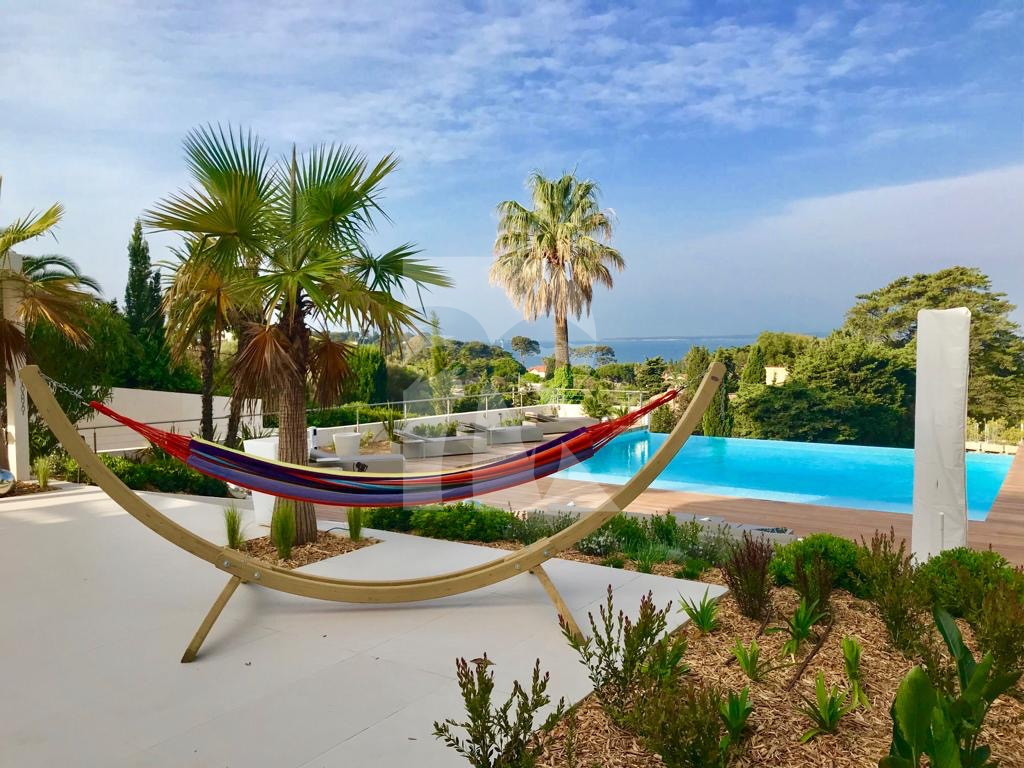 villa in Cap d'Antibes : Rent this brand new modern villa with a sea view on the Cap d'Antibes. - Photo 10