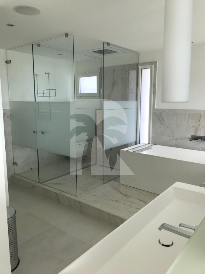 villa in Cap d'Antibes : Rent this brand new modern villa with a sea view on the Cap d'Antibes. - Photo 11