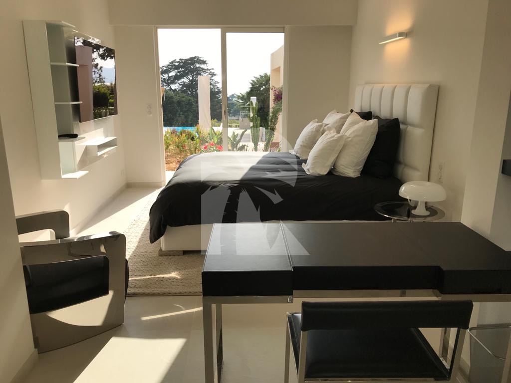 villa in Cap d'Antibes : Rent this brand new modern villa with a sea view on the Cap d'Antibes. - Photo 1