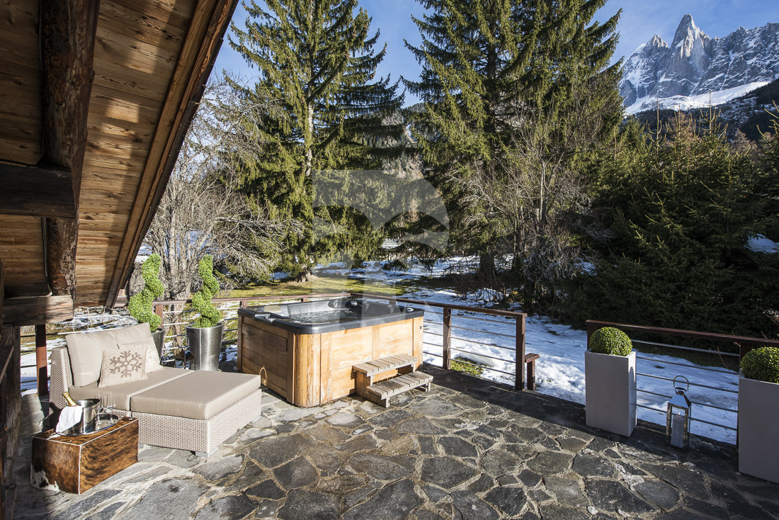 villa in Chamonix : Rent one of the oldest chalet of Chamonix located in the Village of 'les Bois' - Photo 12