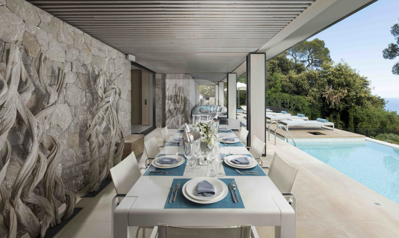 villa in Villefranche-sur-Mer : Rent this gorgeous villa with an extraordinary view of the bay of St Jean Cap Ferrat. - Photo 10
