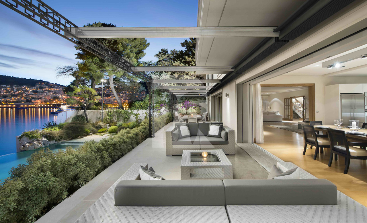 villa in Saint-Jean-Cap-Ferrat : Rent this waterfront property in Saint Jean cap Ferrat. - Photo 1