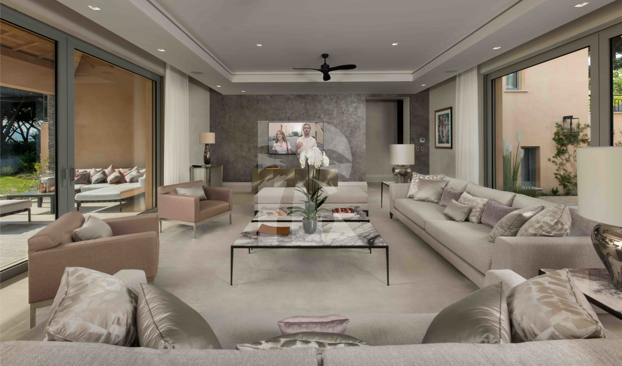 villa in St Tropez : Rent this luxurious 5 bedrooms villa with a direct access to the beach. - Photo 2