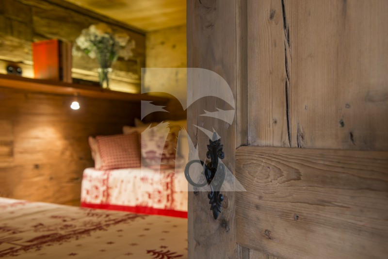 villa in Lech : Rent enchanting chalet with spa, sine cellar and cinema room in Lech, Austria - Photo 7