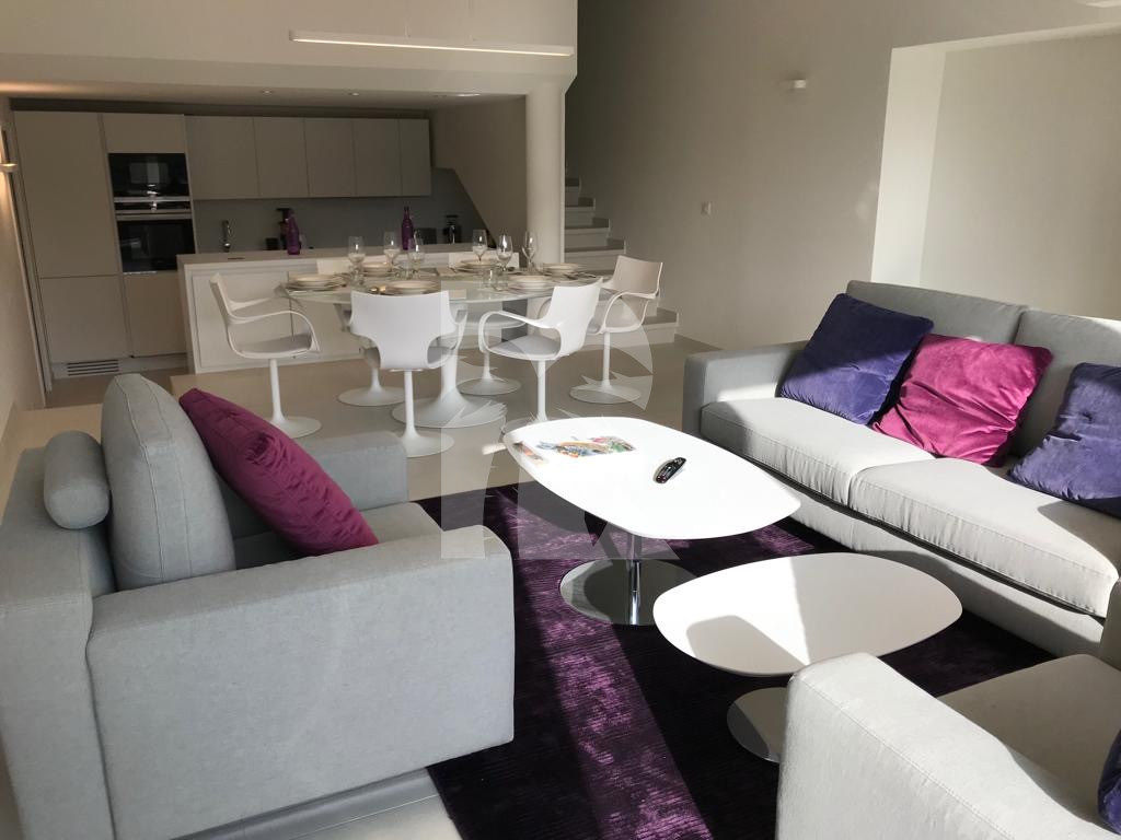 villa in Cap d'Antibes : Rent this brand new modern villa with a sea view on the Cap d'Antibes. - Photo 3