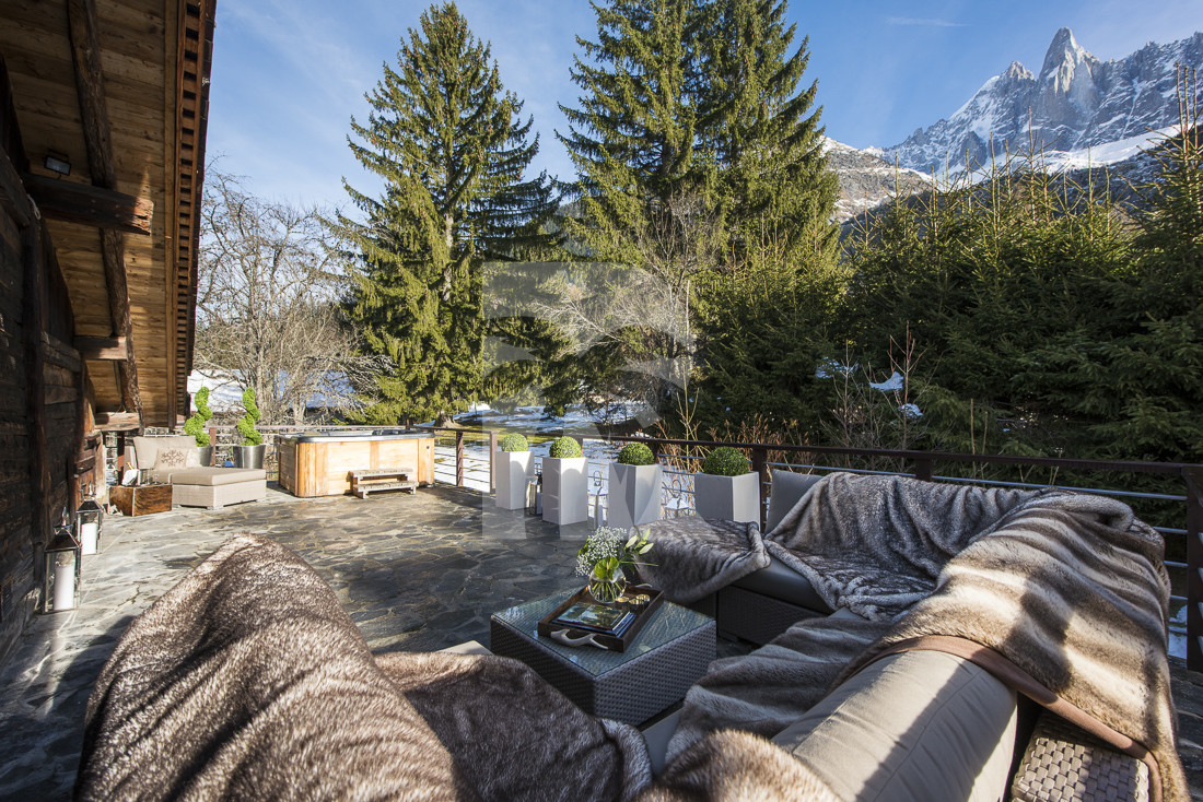 villa in Chamonix : Rent one of the oldest chalet of Chamonix located in the Village of 'les Bois' - Photo 11