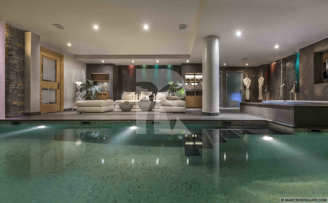 villa in Courchevel : Rent this wonderful 6 bedrooms chalet in Bellecôte area fully staffed. - Photo 1