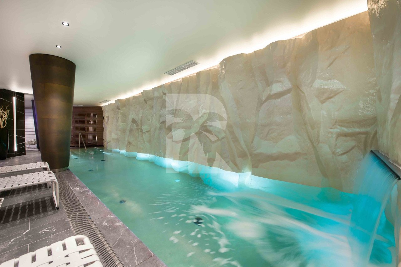 villa in Courchevel : Rent this luxurious 5 bedroom chalet, catered, with all the amenities . - Photo 1