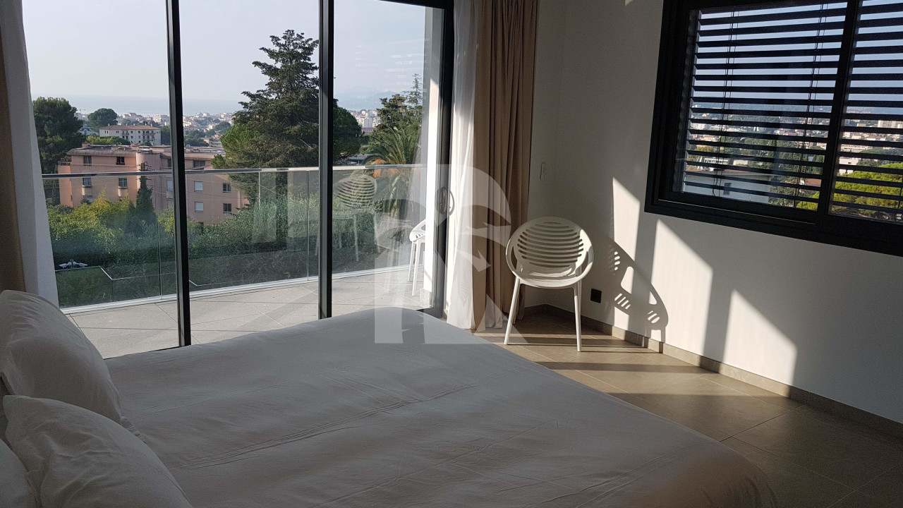 villa in Cannes : Rent this brand new villa in the heights of Cannes. - Photo 7