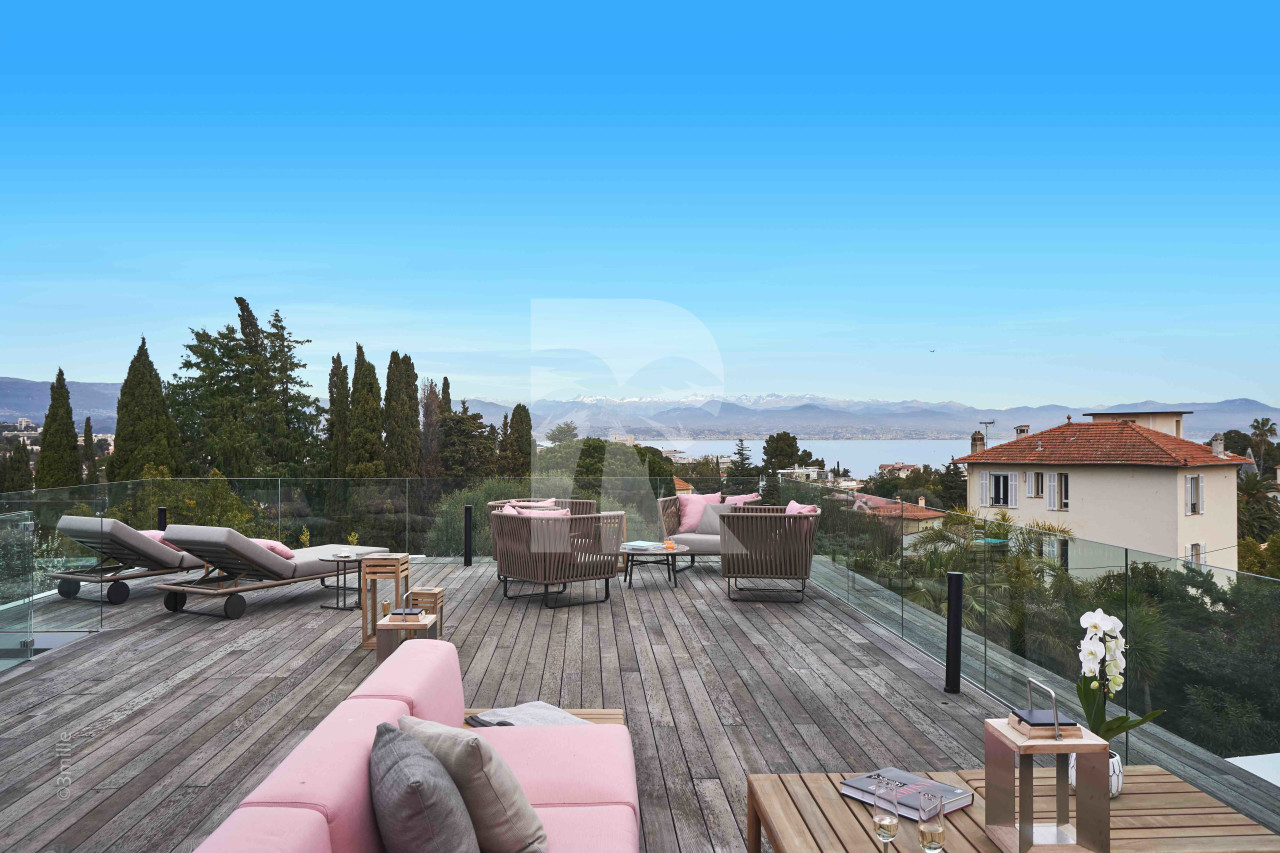villa in Cap d'Antibes : Rent this modern villa with a lovely view on the roof top. - Photo 4