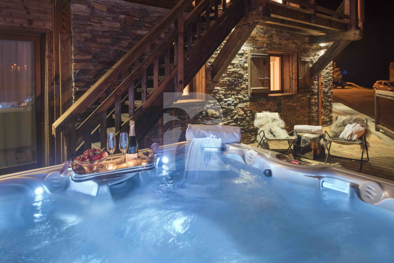 villa in Tignes : Rent this luxury cosy 4 bedroom chalet in Tignes le Lac - Photo 1