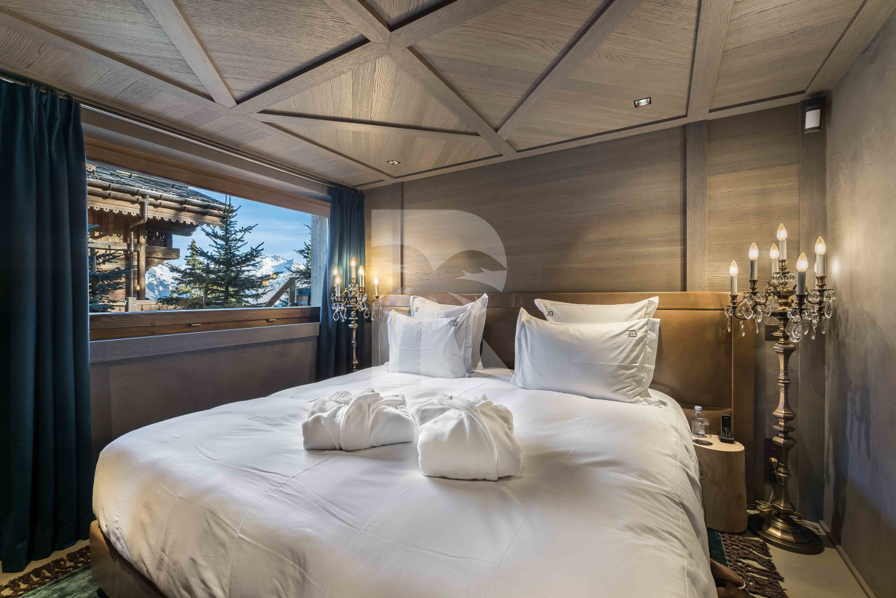 villa in Courchevel : Rent this luxurious 5 bedroom chalet, catered, with all the amenities . - Photo 9