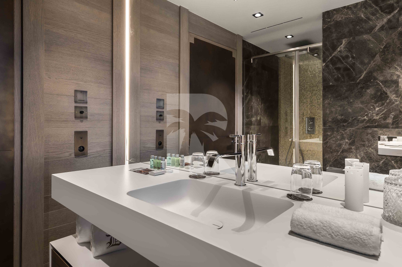 villa in Courchevel : Rent this luxurious 5 bedroom chalet, catered, with all the amenities . - Photo 12