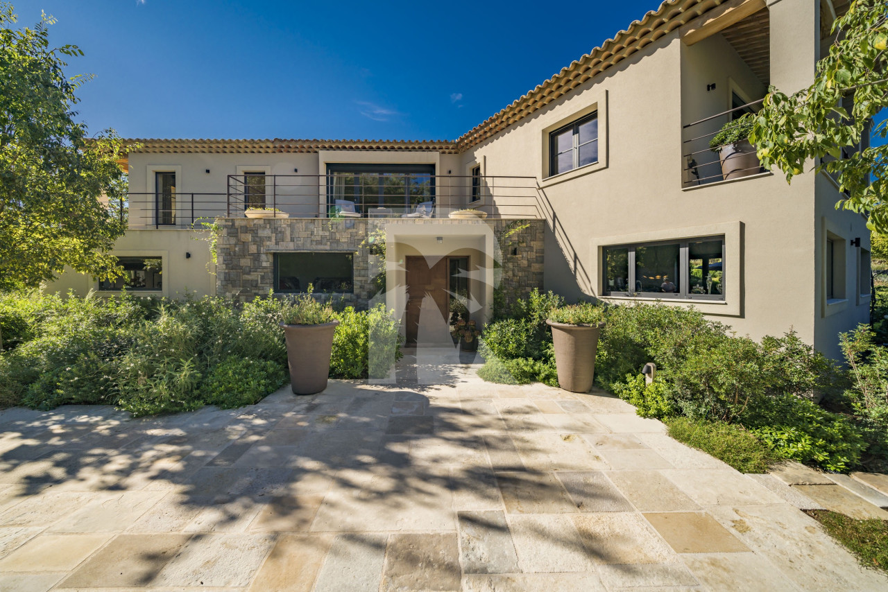 villa in Châteauneuf-Grasse : Rent beautiful newly renovated villa with a stunning tranquil location - Photo 3