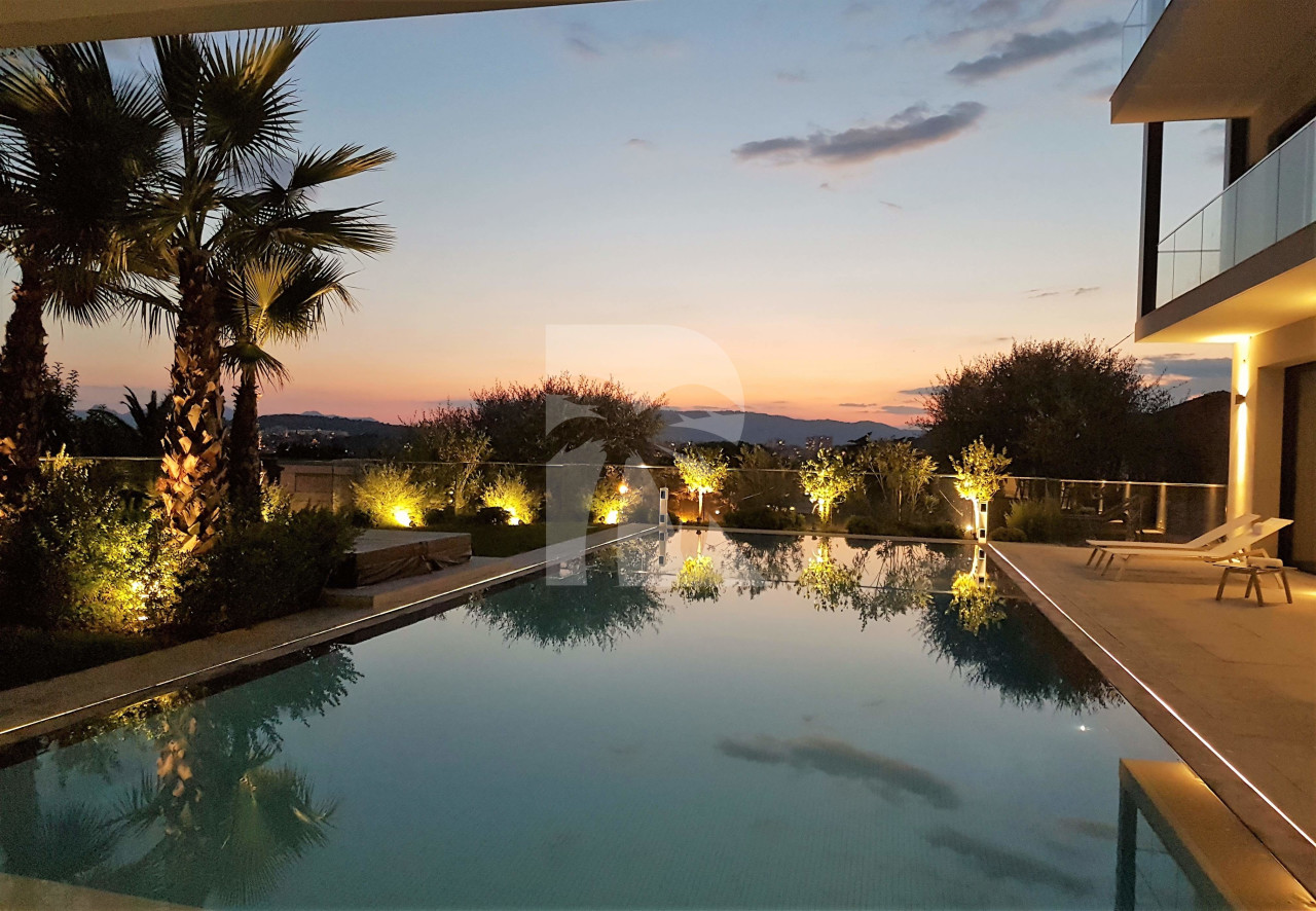 villa in Cannes : Rent this brand new villa in the heights of Cannes. - Photo 10