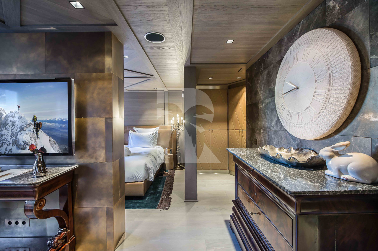 villa in Courchevel : Rent this luxurious 5 bedroom chalet, catered, with all the amenities . - Photo 11