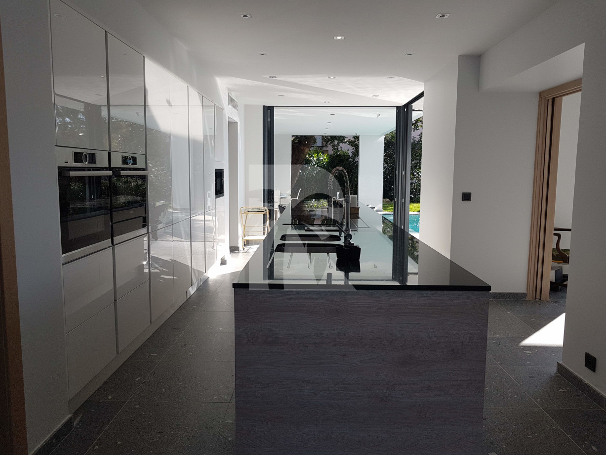 villa in Cannes : Rent this brand new villa in the heights of Cannes. - Photo 1