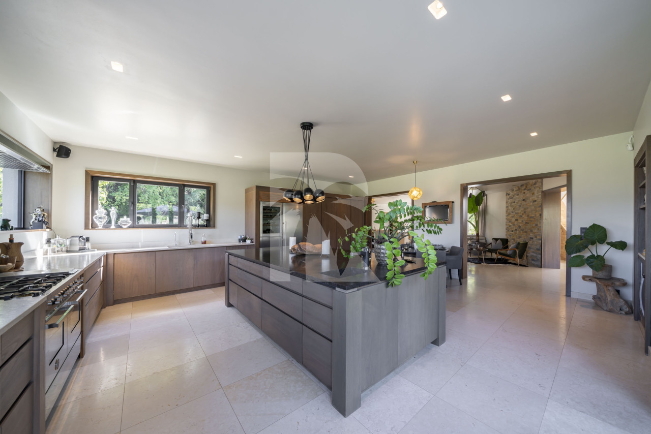 villa in Châteauneuf-Grasse : Rent beautiful newly renovated villa with a stunning tranquil location - Photo 7