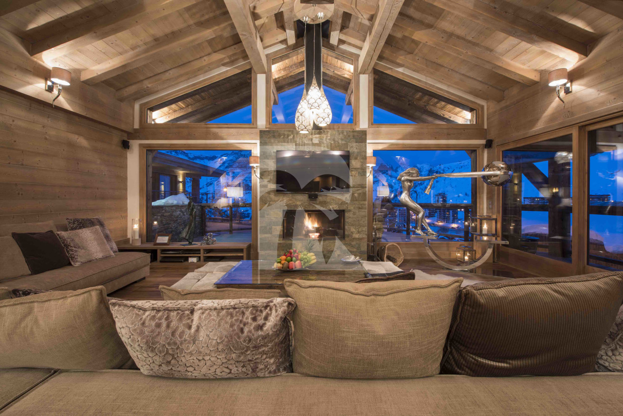 villa in Tignes : Rent this 5 bedroom chalet in Tignes Le lac with a great location. - Photo 3