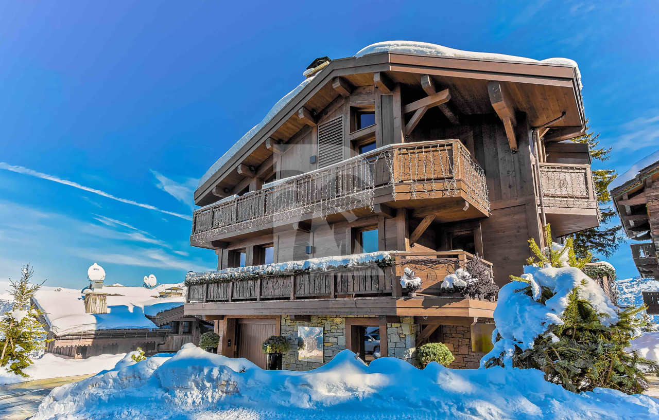 villa in Courchevel : Rent this luxurious 5 bedroom chalet, catered, with all the amenities . - Photo 0