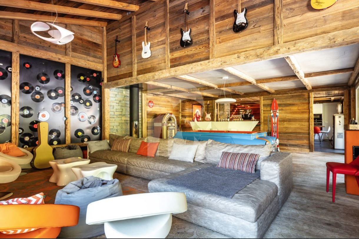 villa in Tignes : Rent this incredible 5 bedroom chalet in Tignes Brevières. - Photo 0