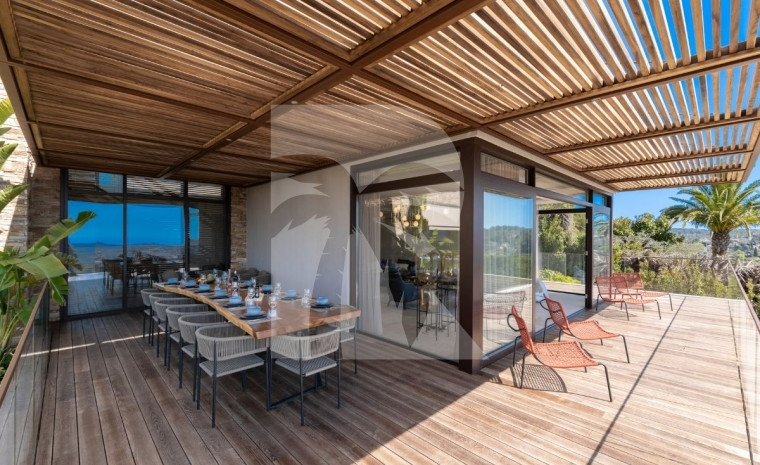 villa in Mougins : Rent gorgeous 5 bedroom villa in the hills of Mougins with a breathtaking seaview - Photo 3
