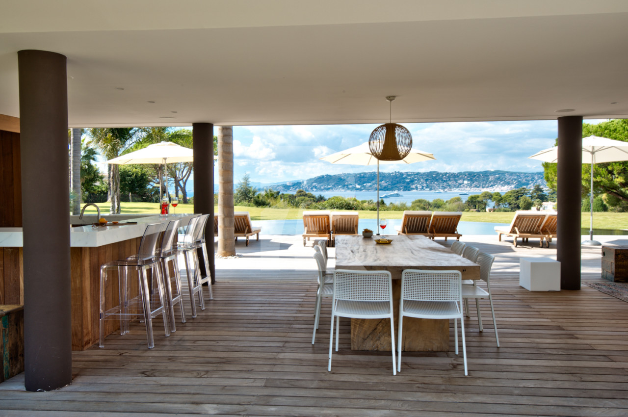 villa in Cap d'Antibes : Rent this contemporary villa with a wonderful sea view on the Cap d'Antibes walking distance to the 'Hotel du Cap'. - Photo 9