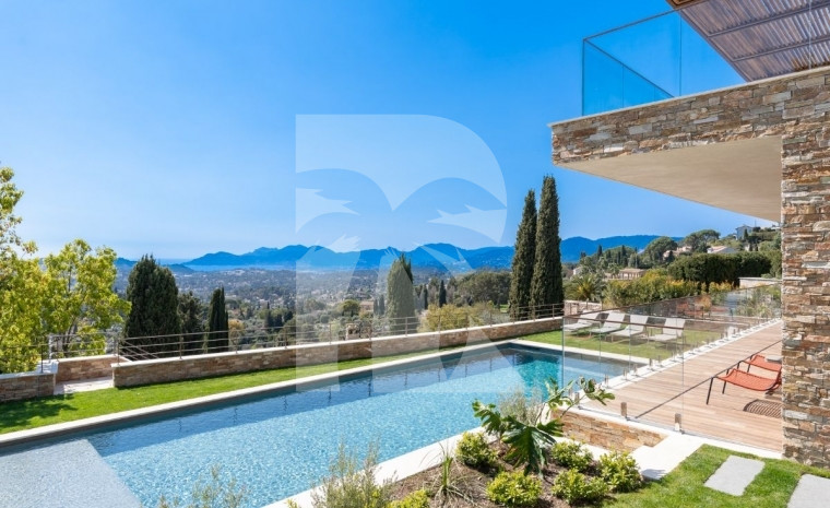 villa in Mougins : Rent gorgeous 5 bedroom villa in the hills of Mougins with a breathtaking seaview - Photo 0
