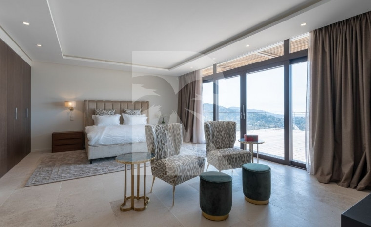 villa in Mougins : Rent gorgeous 5 bedroom villa in the hills of Mougins with a breathtaking seaview - Photo 9