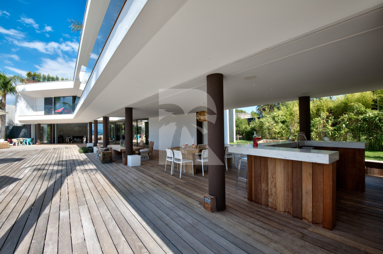 villa in Cap d'Antibes : Rent this contemporary villa with a wonderful sea view on the Cap d'Antibes walking distance to the 'Hotel du Cap'. - Photo 12