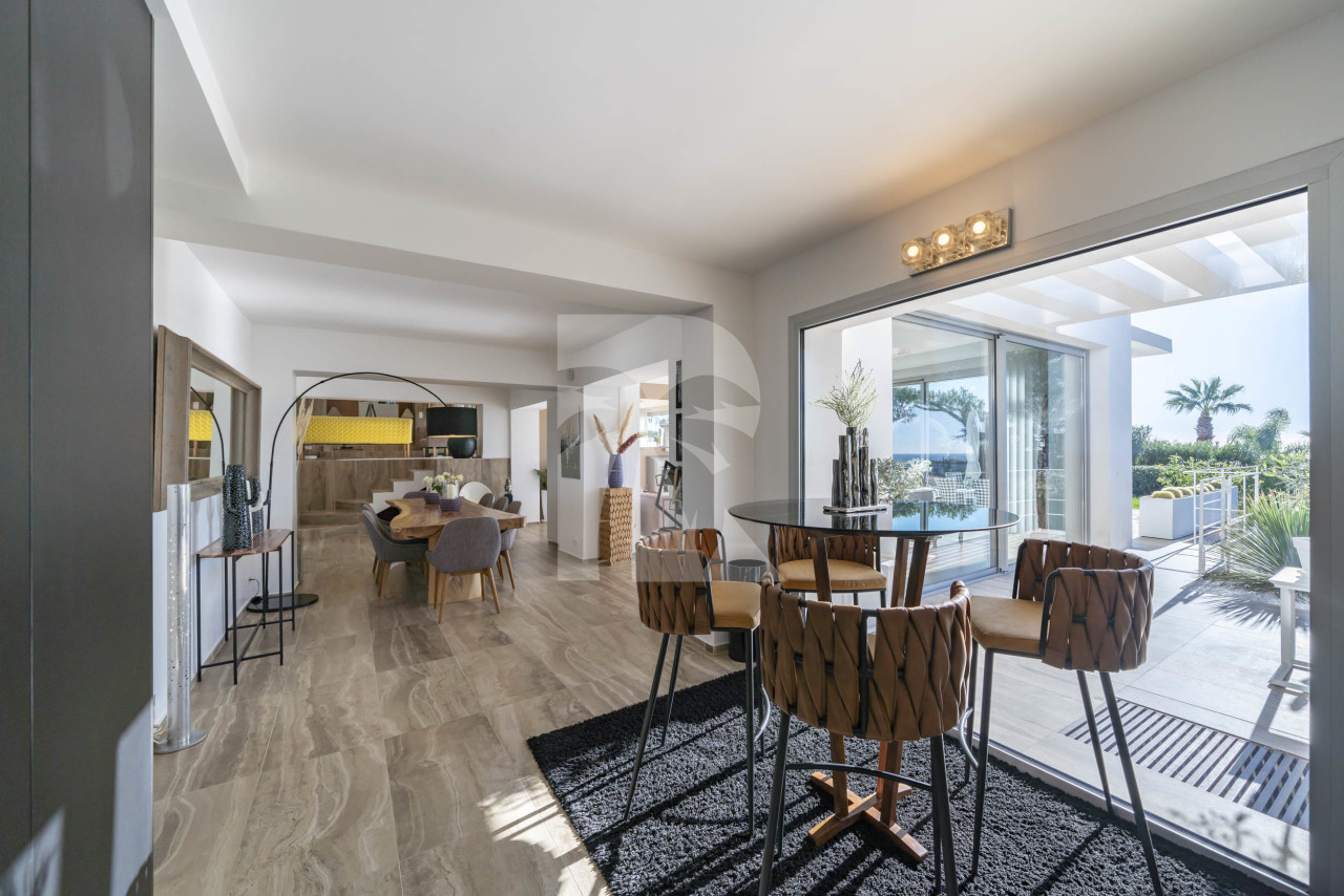 villa in Cannes : Rent this brand new modern villa in Cannes Croix des Gardes with a stuning 180 degree sea view - Photo 11