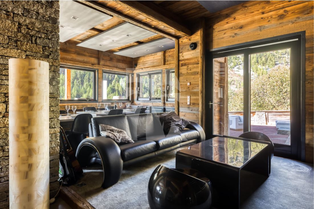 villa in Tignes : Rent this incredible contemporary chalet in Tignes Brevières  with 7 ensuite bedrooms. - Photo 1