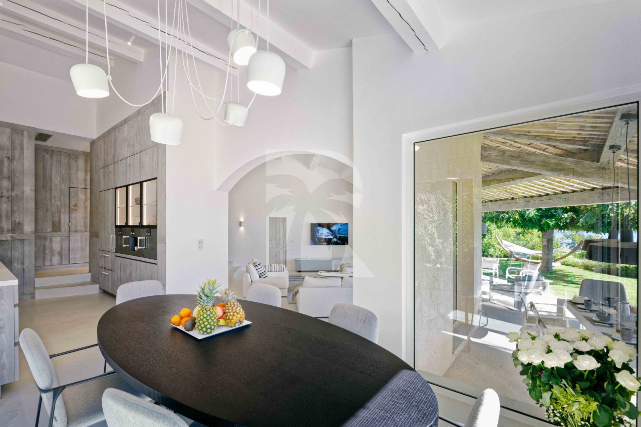 villa in Ramatuelle : Rent this waterfront villa in a private gated domain. - Photo 2
